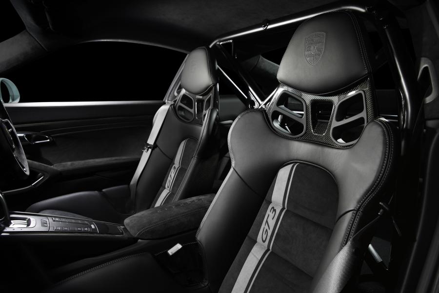 Интерьер Porsche 911 GT3 (991) 2018 года  (MY) (фото 2 из 21)
